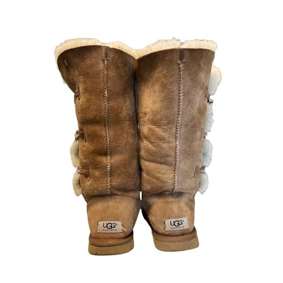 UGG Bailey Button Triplet II Boot Sheepskin Suede Chestnut Winter Warm Tall Sz 9 - Picture 3 of 8